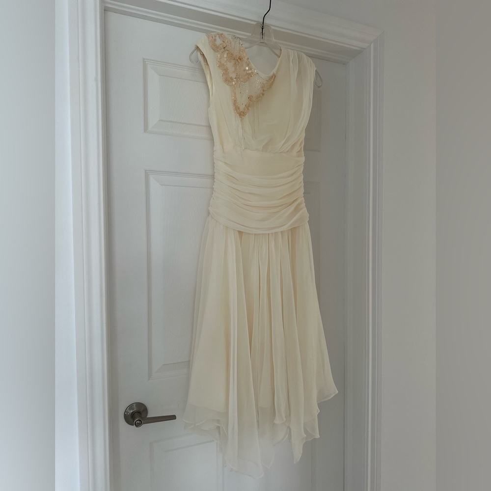 ALGO Boutique Dress-size: 5• made 🇨🇦 ~ off white/light cream